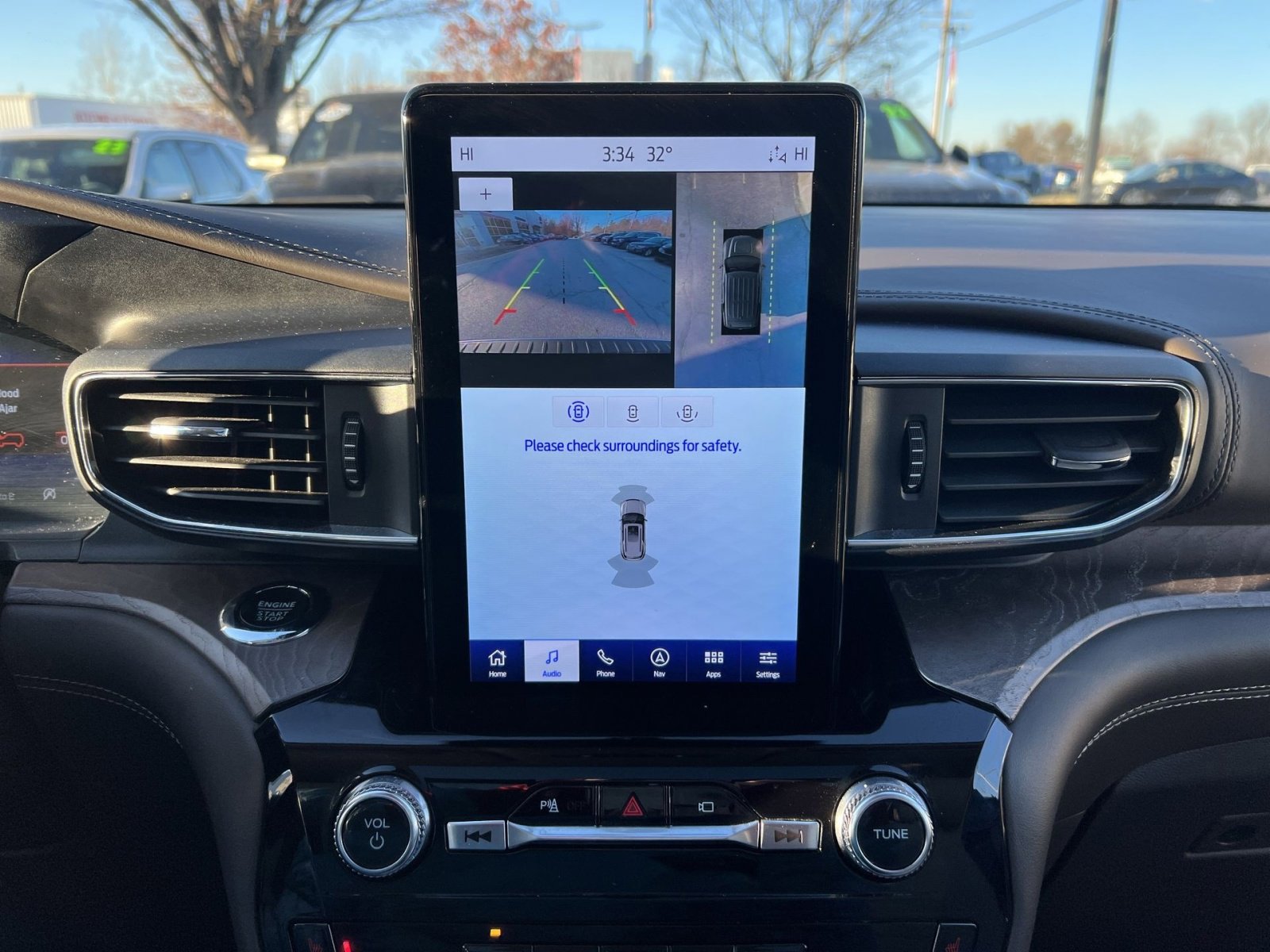 Used 2023 Ford Explorer Platinum w/ Technology Package image 19