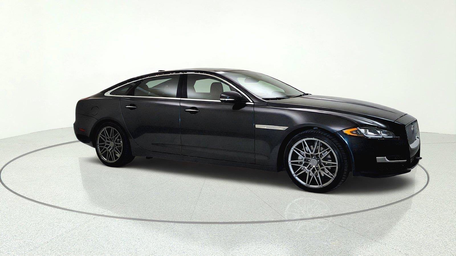 Used 2016 Jaguar XJ L Portfolio AWD/4WD image 8