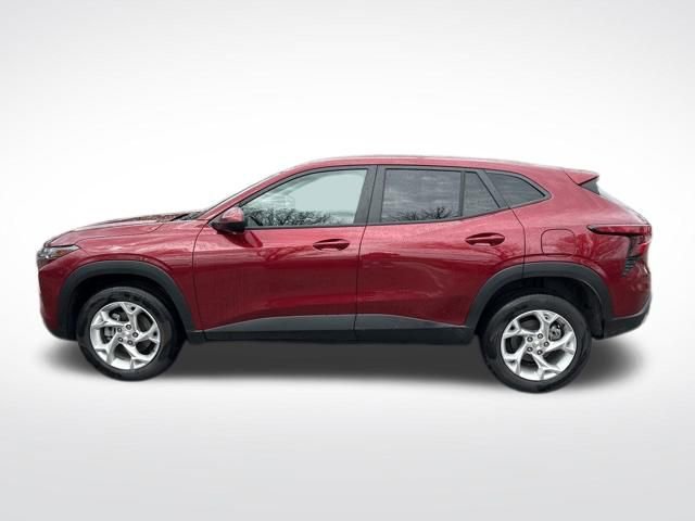 Used 2024 Chevrolet Trax LS w/ LS Convenience Package FWD image 2