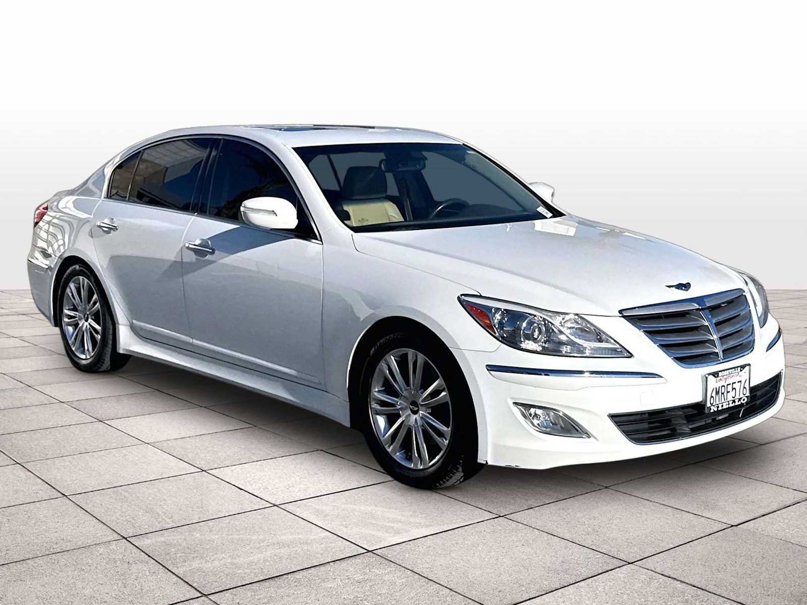 Used 2012 Hyundai Genesis 3.8 w/ Premium Pkg RWD image 2