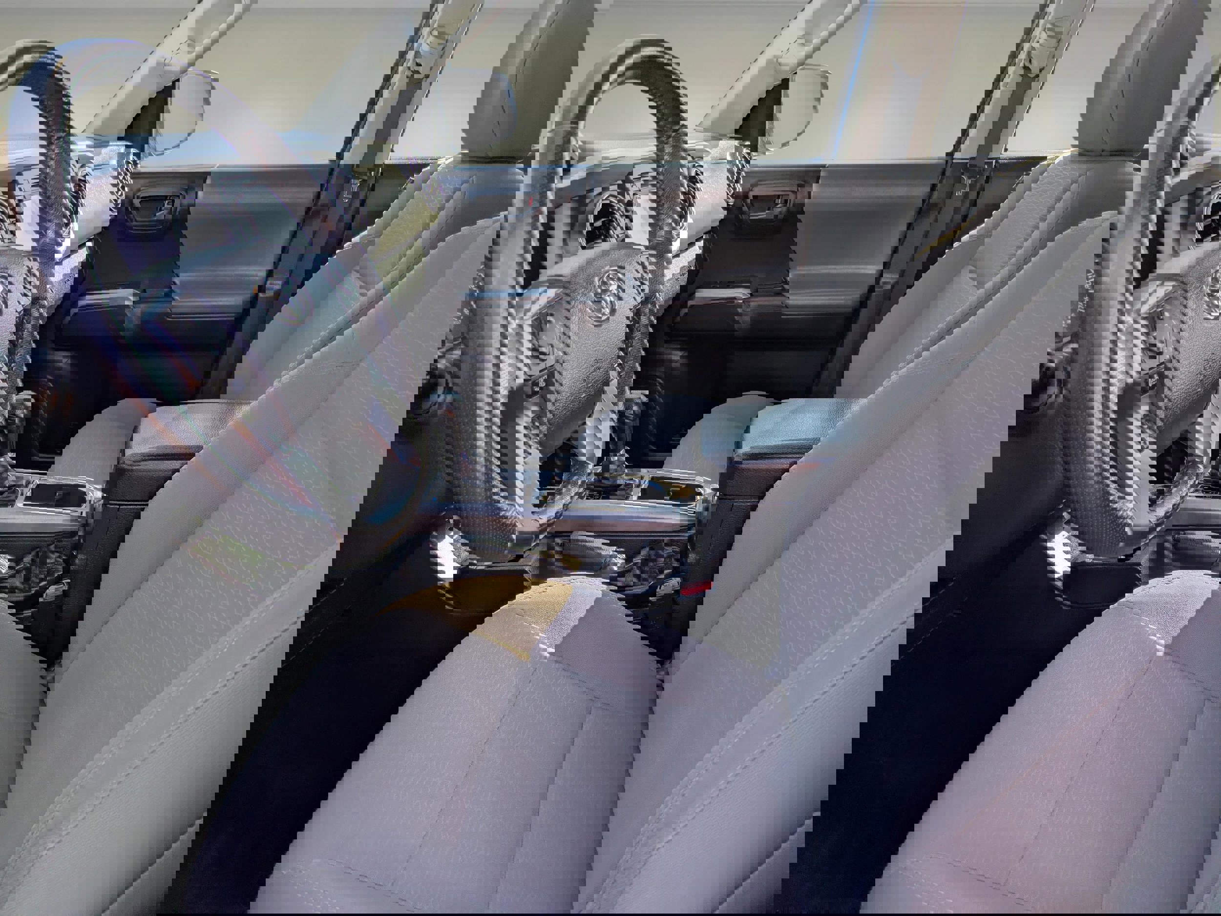 Used 2018 Toyota Tacoma SR5 image 16