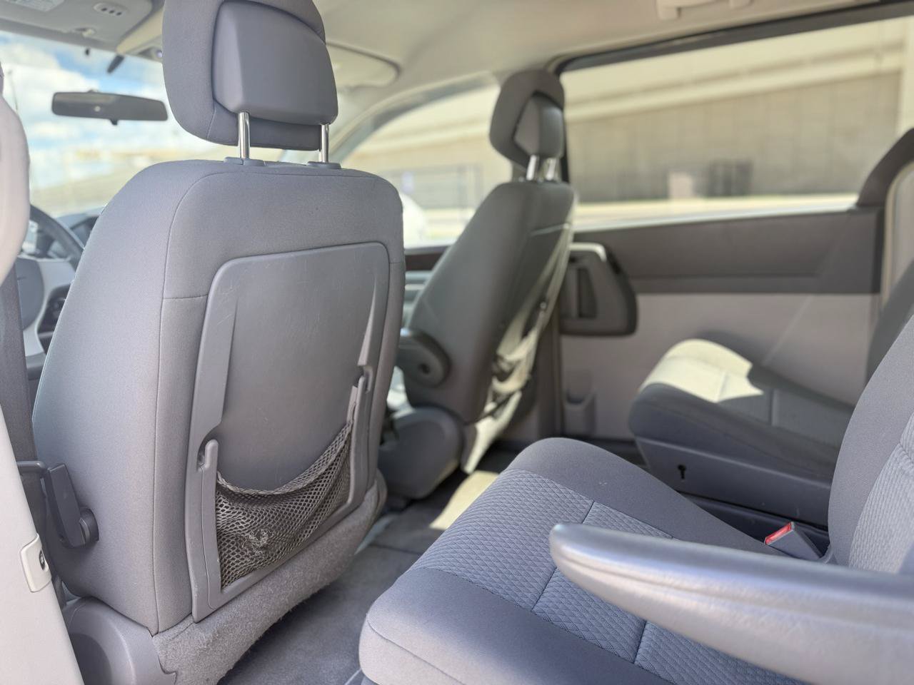 Used 2010 Chrysler Town & Country Touring FWD image 26