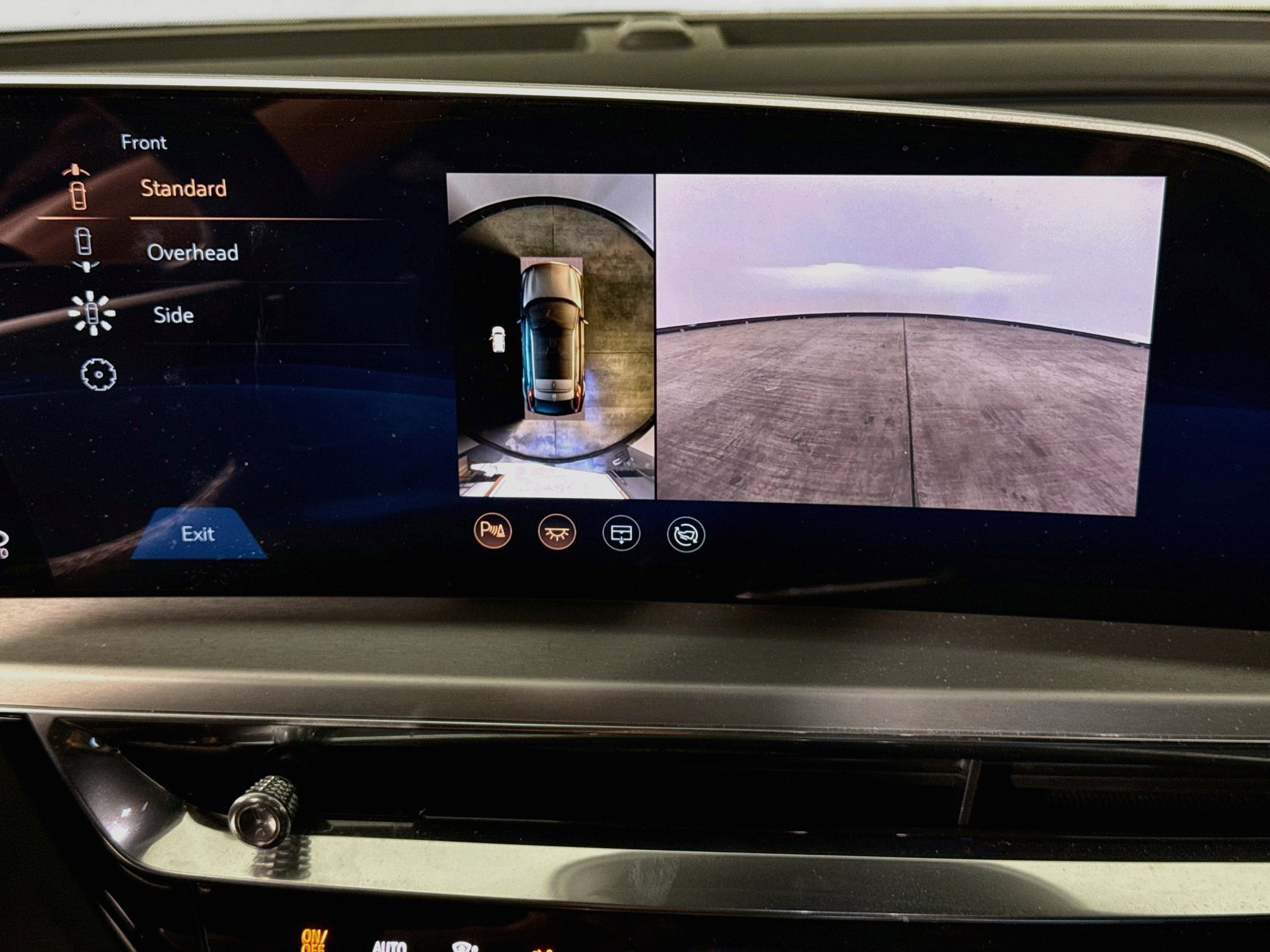Used 2025 Cadillac Lyriq Luxury RWD image 16