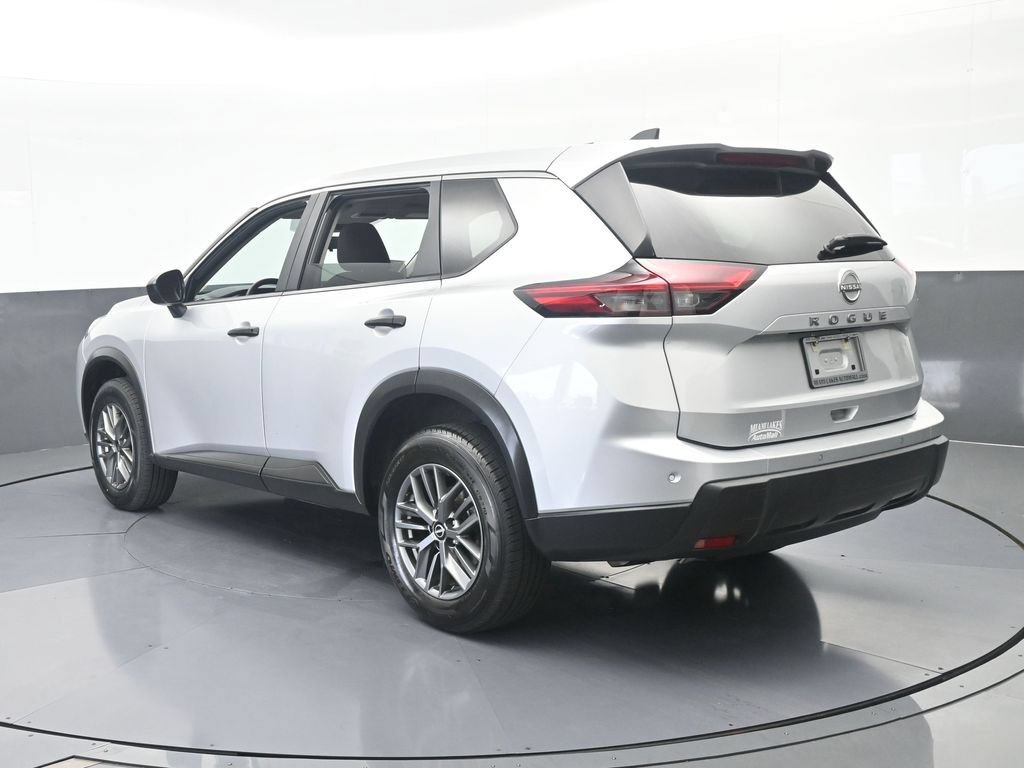 Used 2024 Nissan Rogue S FWD image 4