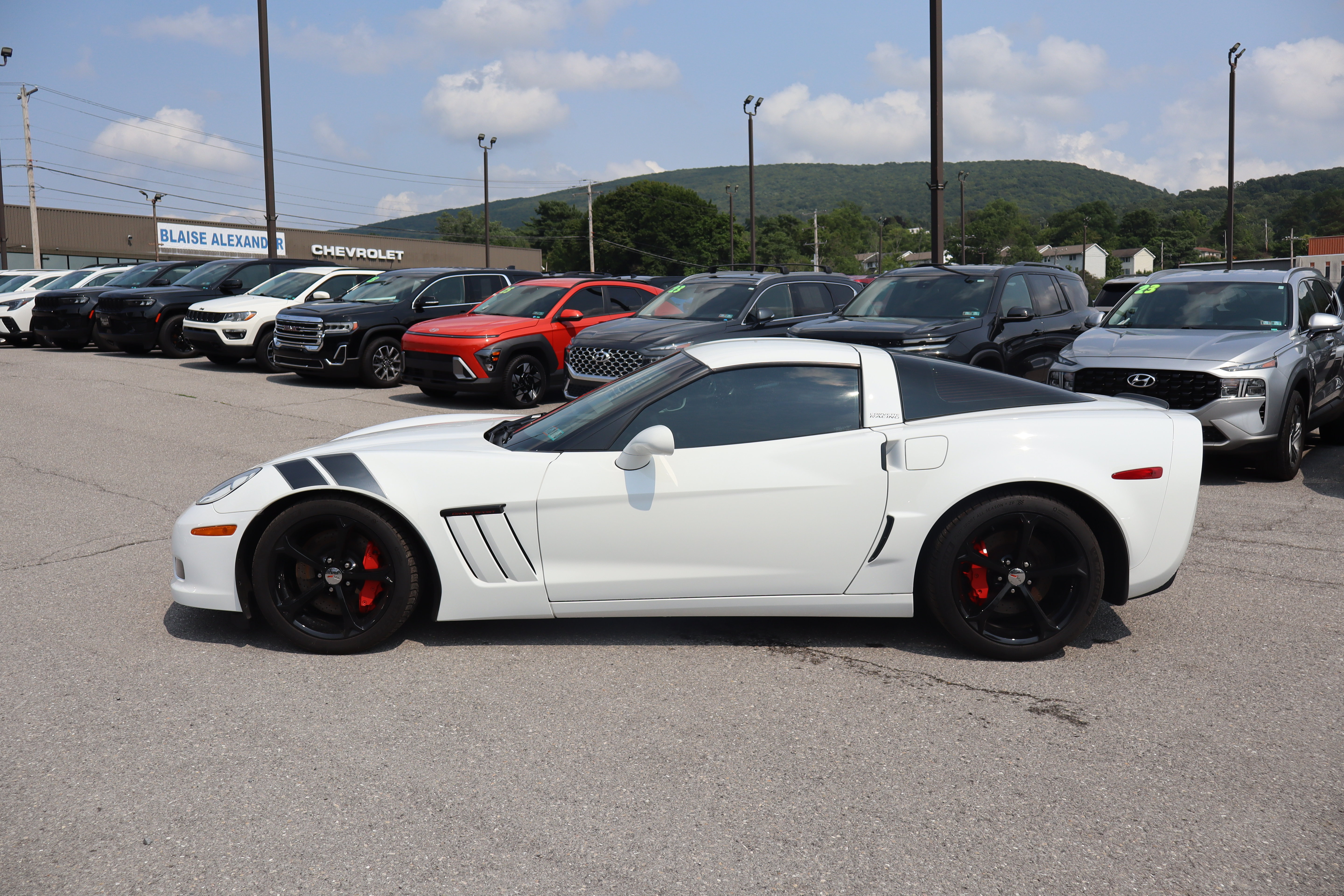 Used 2011 Chevrolet Corvette Grand Sport w/ Preferred Equipment Group RWD image 6