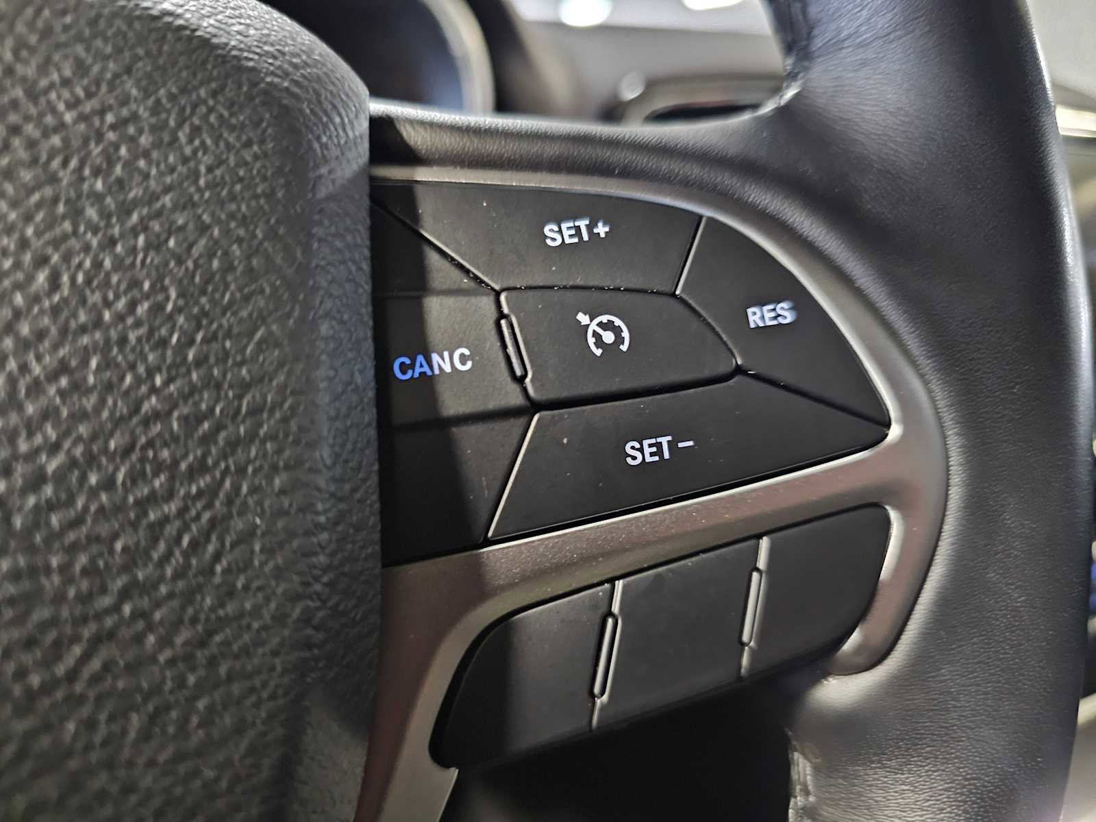 Used 2021 Jeep Grand Cherokee Laredo X image 19