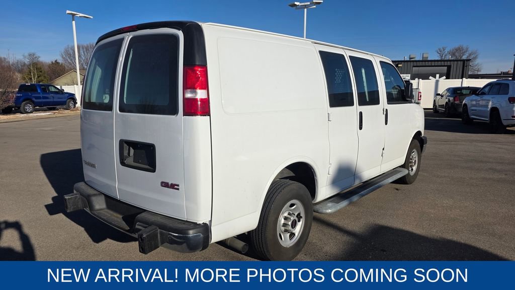 Used 2024 GMC Savana 2500 w/ Driver Convenience Package image 5