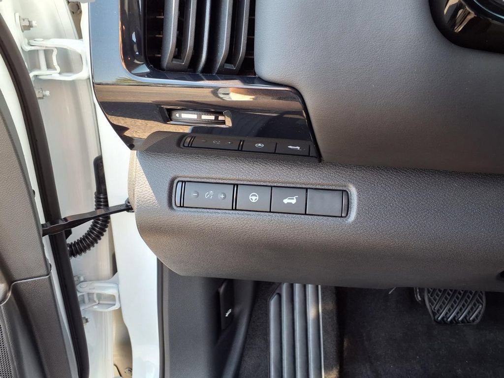New 2026 Nissan Pathfinder SV AWD/4WD image 17