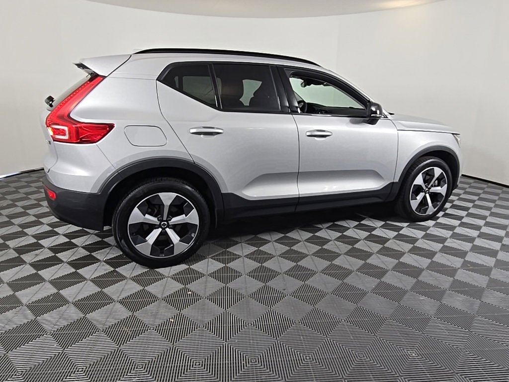 Certified 2023 Volvo XC40 B5 Plus w/ Driver Assist Package image 7