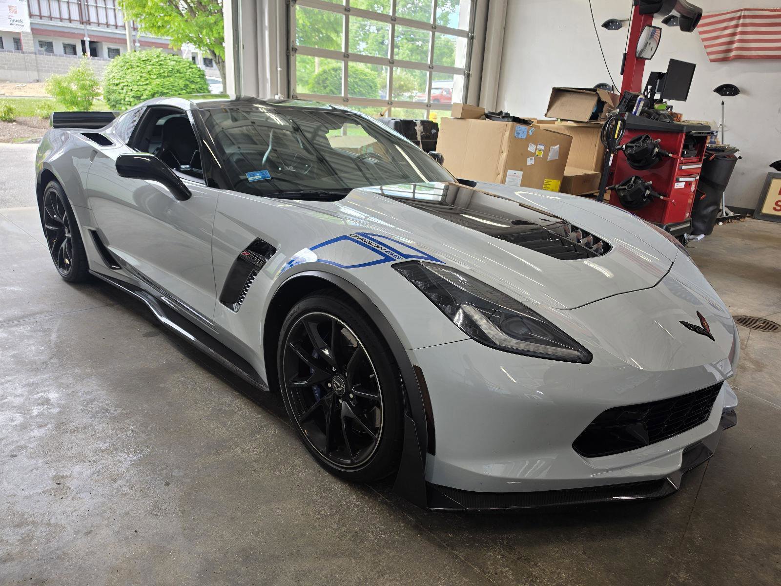 Used 2018 Chevrolet Corvette Z06 w/ Carbon 65 Edition RWD video 1