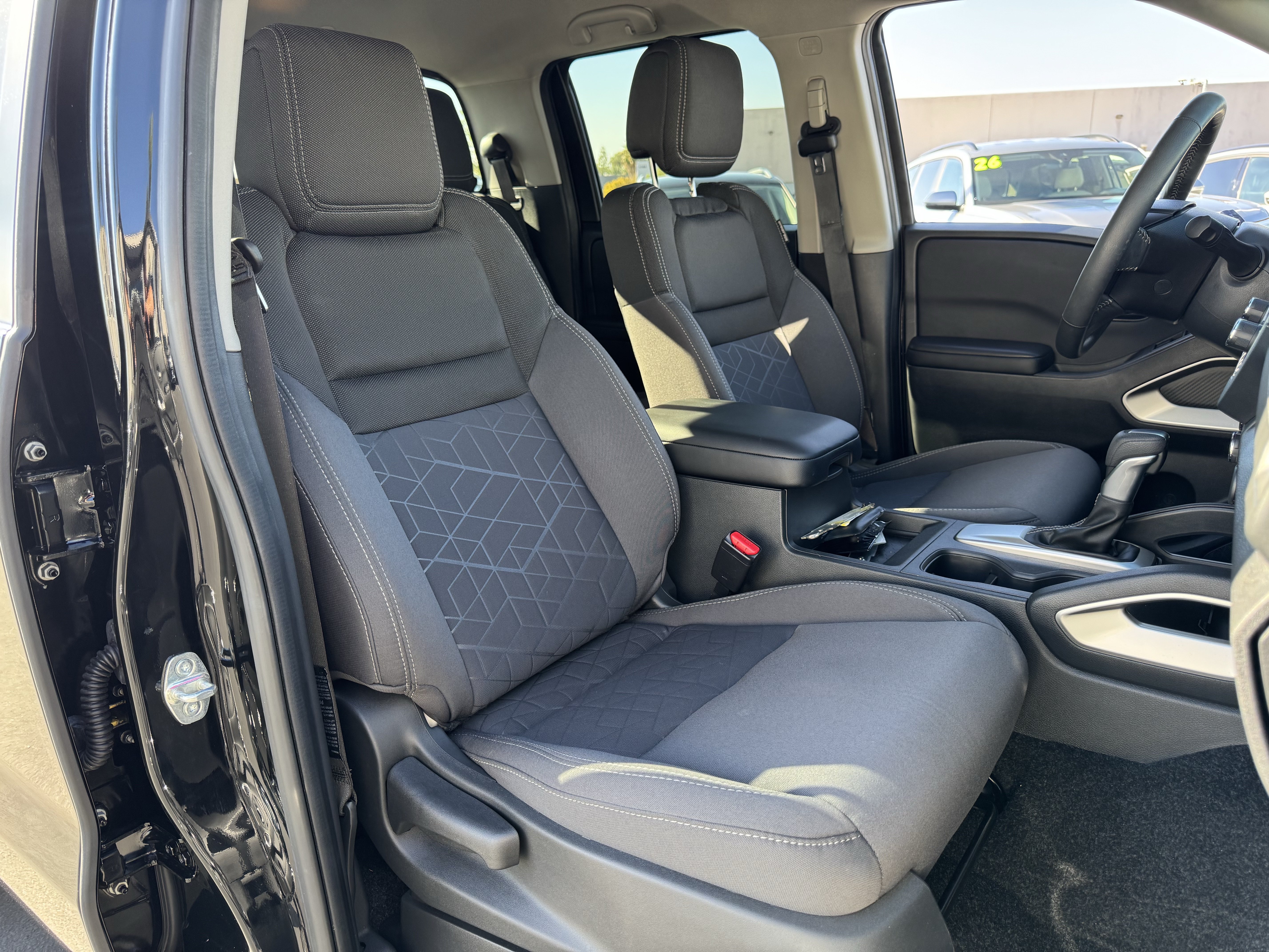 Used 2026 Nissan Frontier SV w/ SV Convenience Package RWD image 35