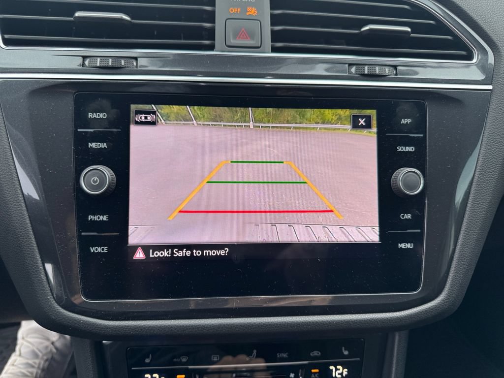 Used 2022 Volkswagen Tiguan SE AWD/4WD image 18