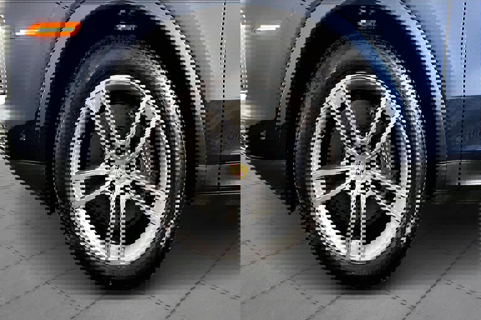 Used 2024 Porsche Cayenne image 10