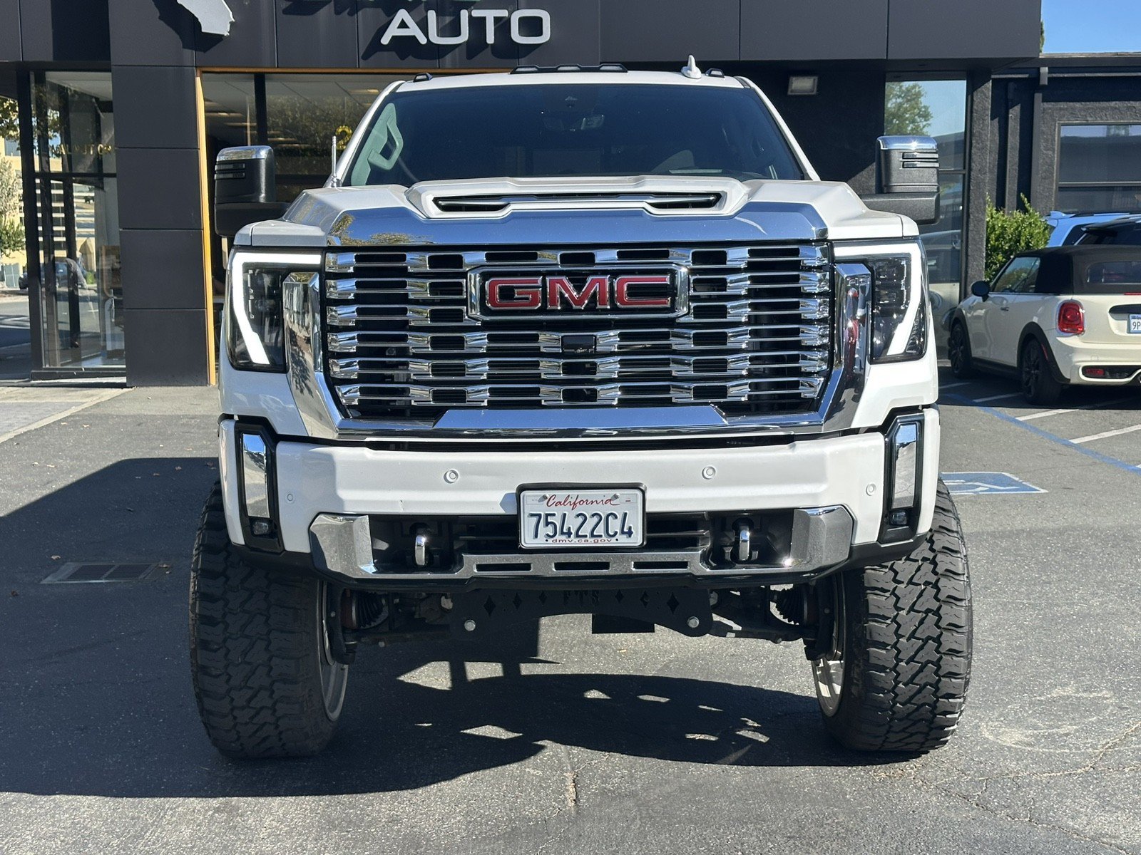 Used 2024 GMC Sierra 3500 Denali w/ Denali Reserve Package AWD/4WD image 5