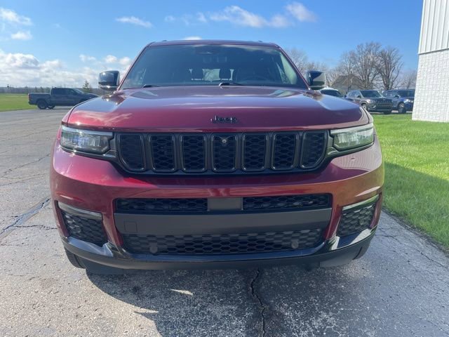 Used 2024 Jeep Grand Cherokee L Limited w/ Luxury Tech Group II image 2