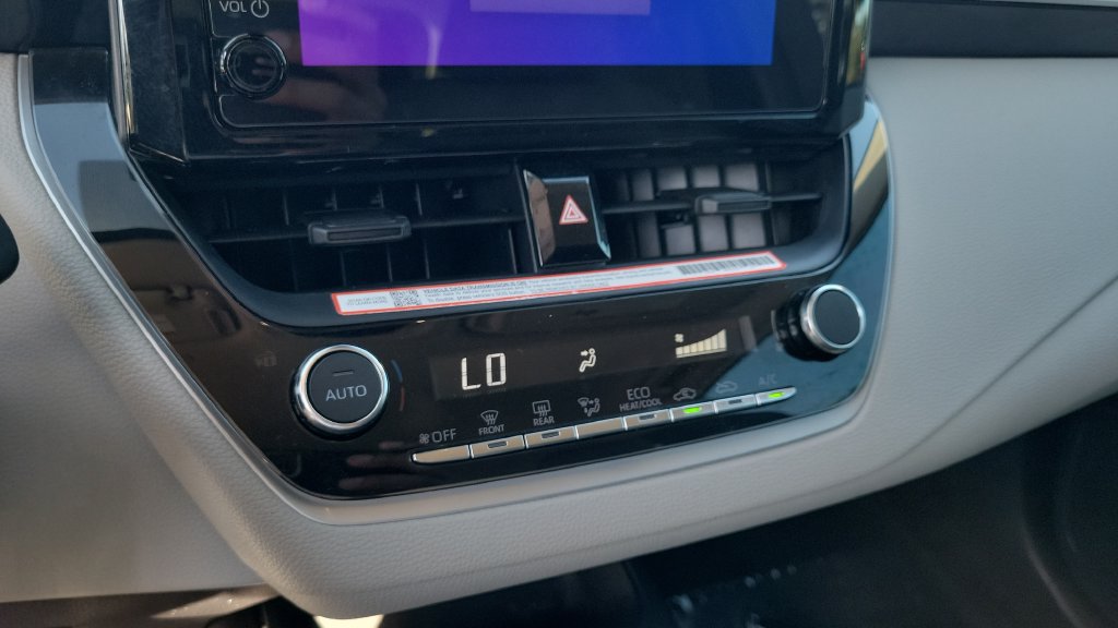 Certified 2025 Toyota Corolla LE FWD image 15