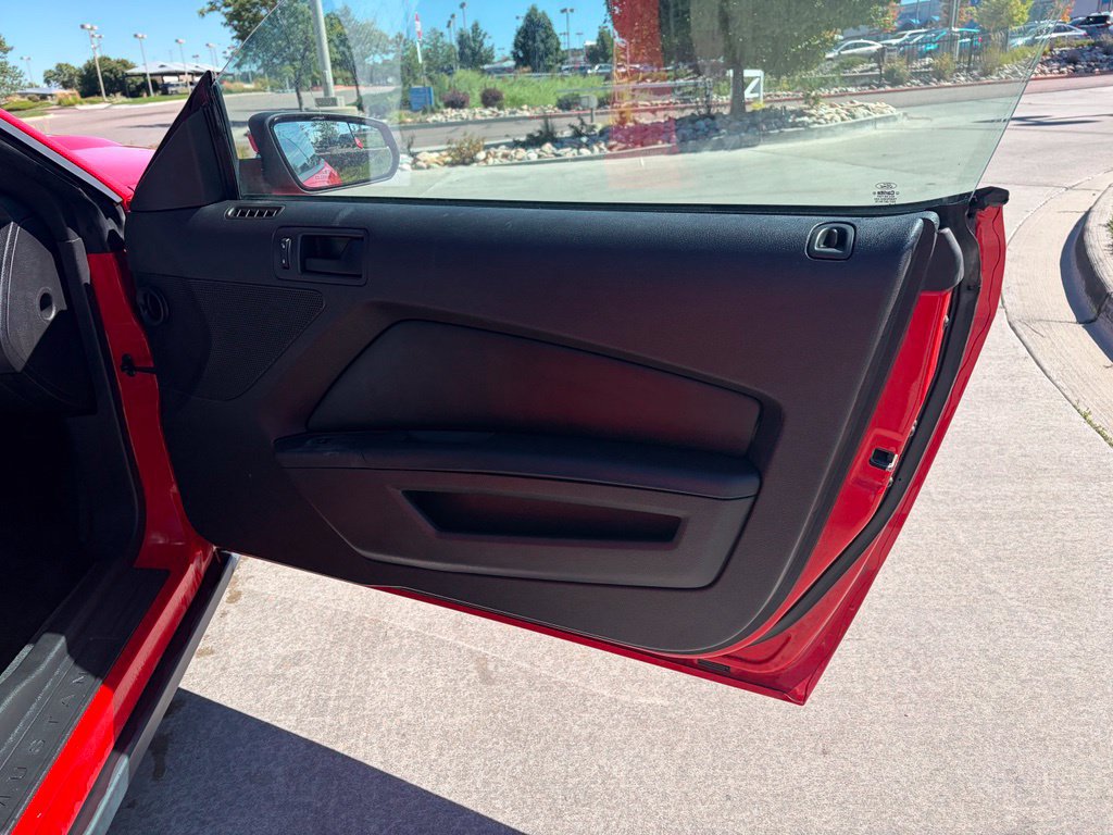 Used 2012 Ford Mustang Convertible RWD image 17
