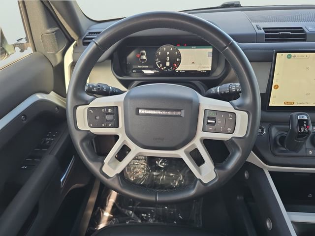Used 2025 Land Rover Defender 110 S AWD/4WD image 9