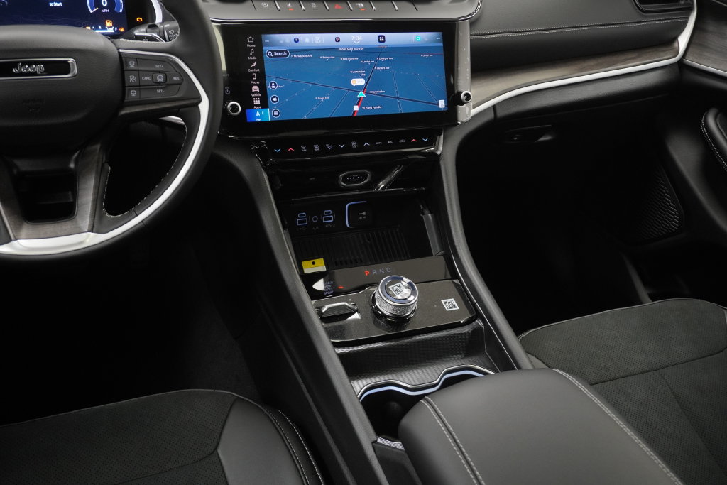 New 2026 Jeep Grand Cherokee Altitude AWD/4WD image 20