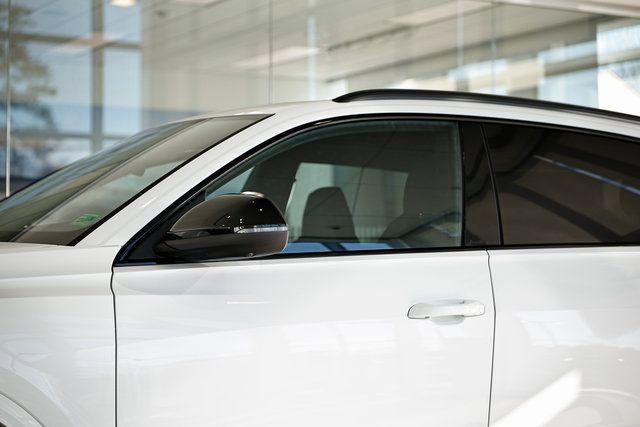 New 2026 Audi RS Q8 performance image 9