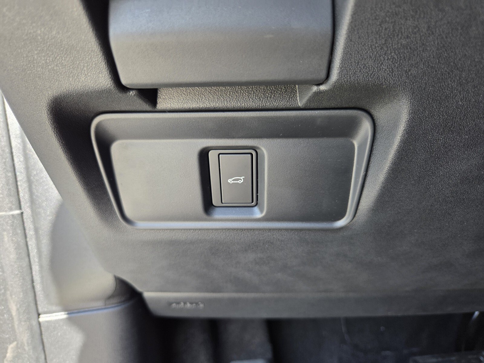 New 2025 Land Rover Discovery Sport S AWD/4WD image 15