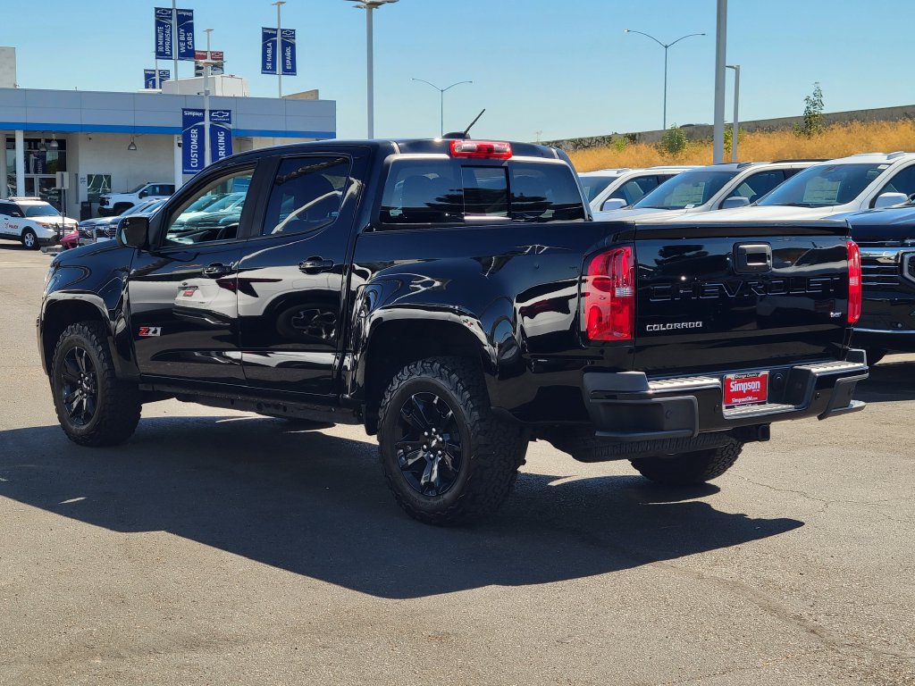 Used 2022 Chevrolet Colorado Z71 w/ Z71 Midnight Edition AWD/4WD image 2