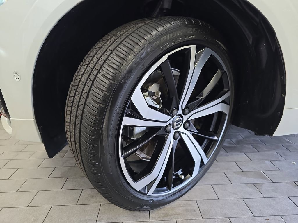 Used 2025 Volvo XC60 T8 Ultra w/ Protection Package Premier AWD/4WD image 35