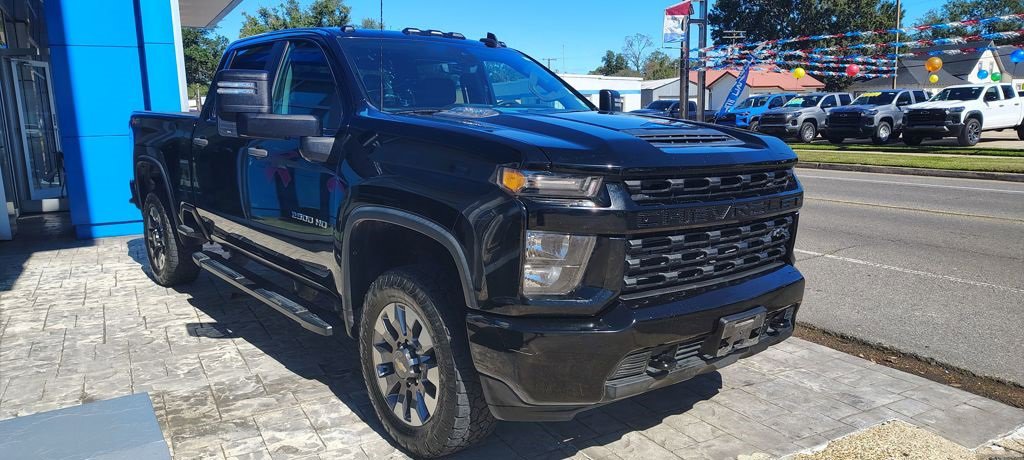 Used 2021 Chevrolet Silverado 2500 Custom w/ Custom Value Package image 3