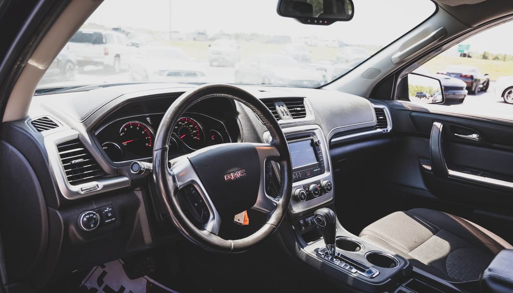 Used 2016 GMC Acadia SLE AWD/4WD image 2