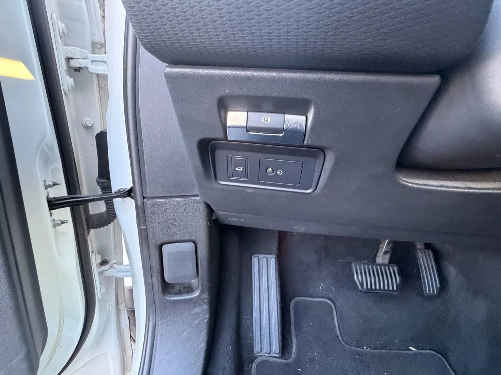 Used 2020 Land Rover Range Rover Evoque S image 22