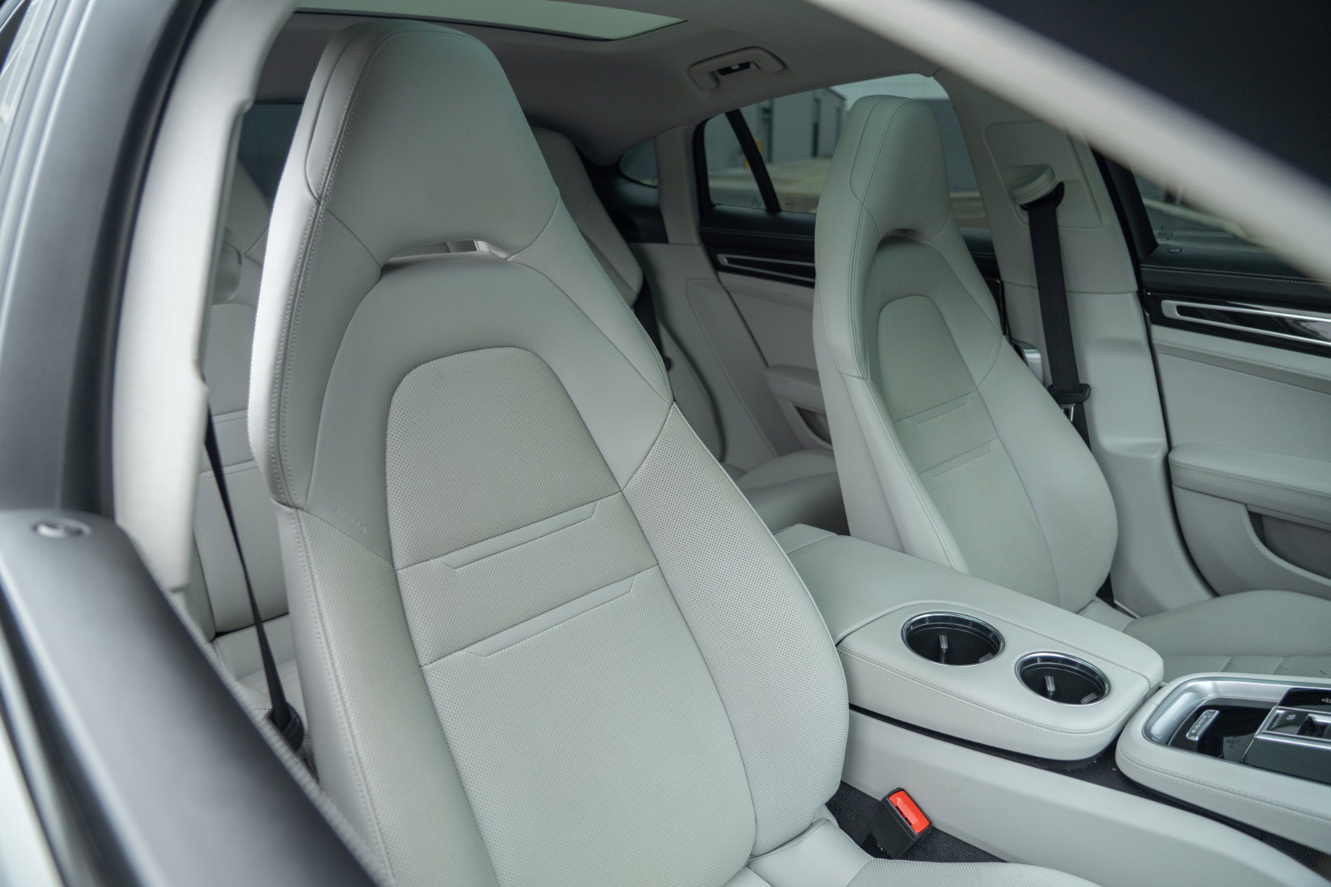 Used 2023 Porsche Panamera 4 Platinum Edition image 34
