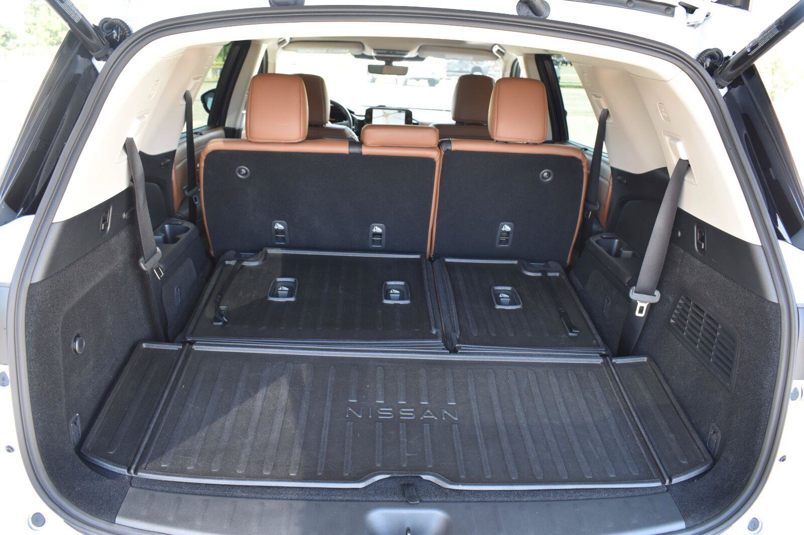 Used 2025 Nissan Pathfinder Platinum w/ Cargo Package FWD image 64