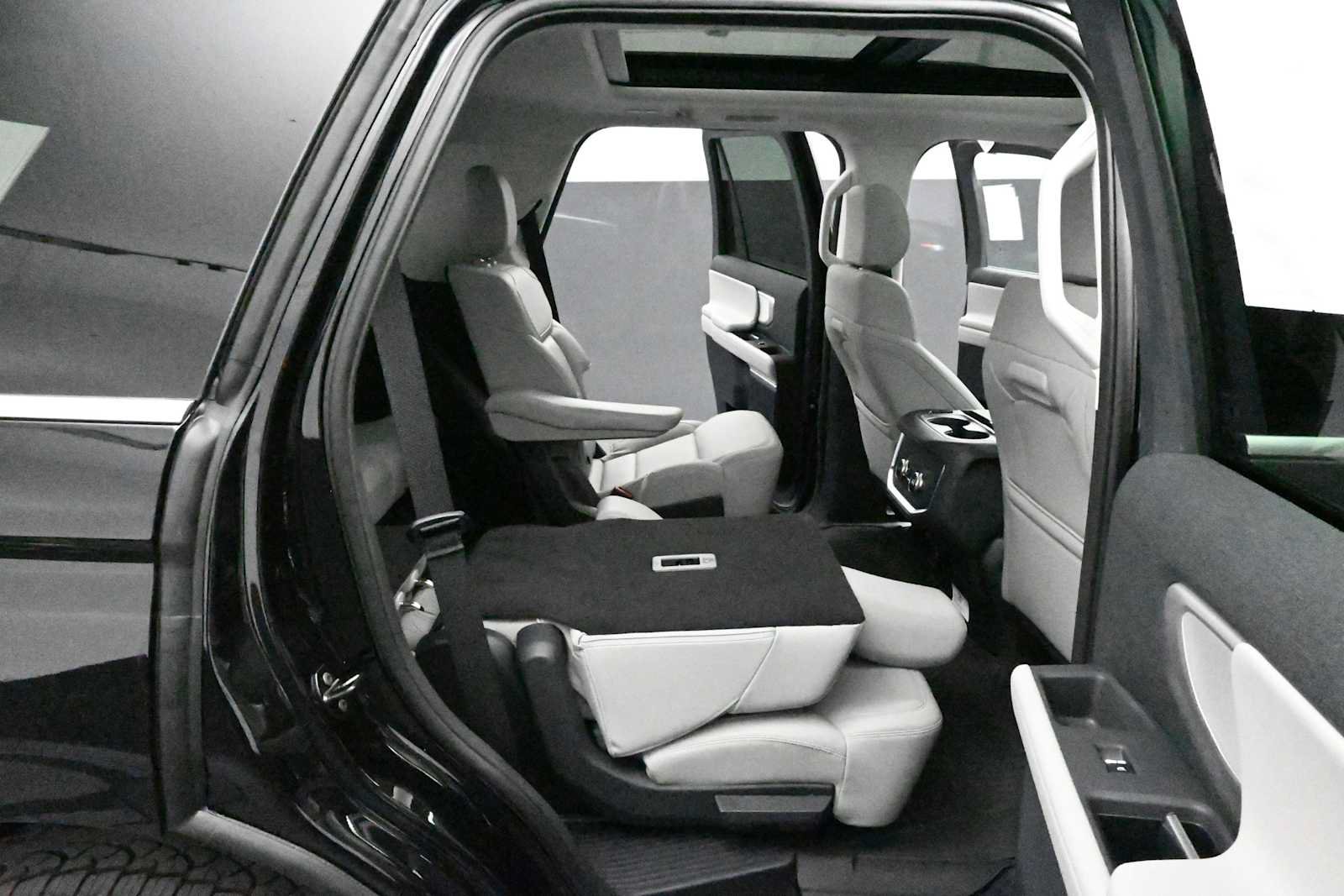 New 2026 Ford Expedition Active AWD/4WD image 16