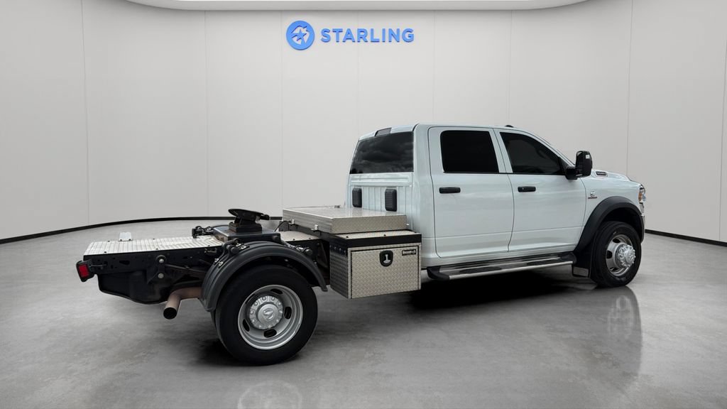 Used 2024 RAM 5500 Tradesman w/ Chrome Appearance Group AWD/4WD image 9