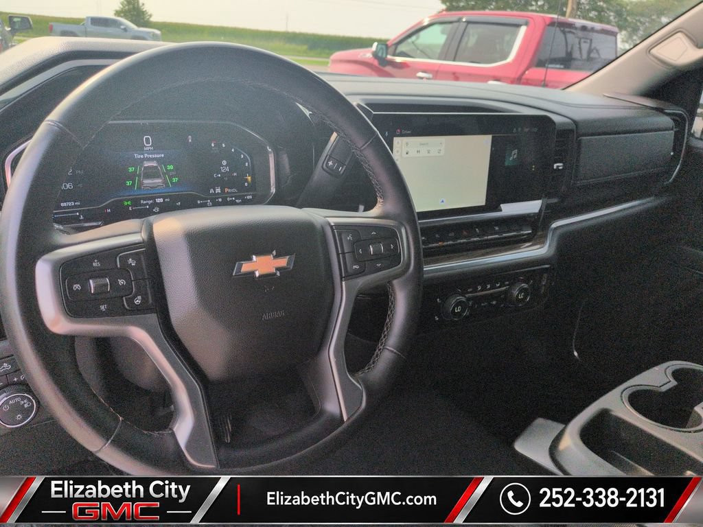 Used 2024 Chevrolet Silverado 1500 LT AWD/4WD image 10