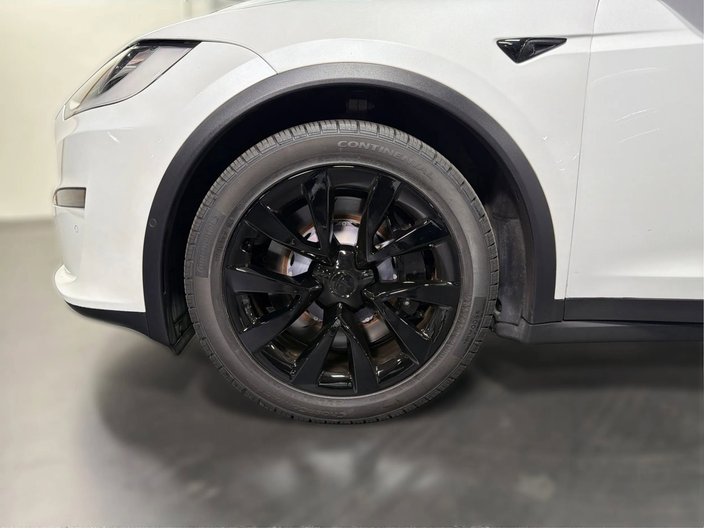 Used 2022 Tesla Model X Plaid image 24