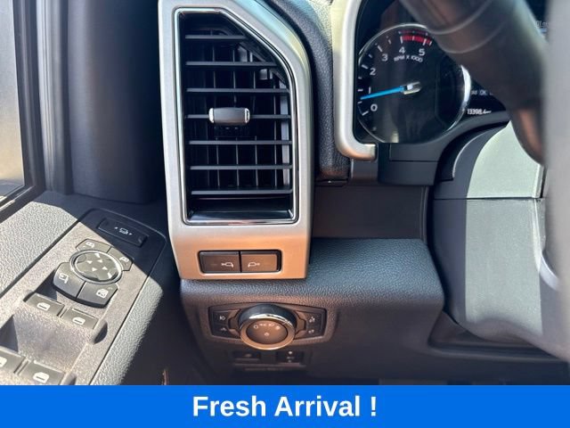 Used 2022 Ford F250 Lariat w/ Black Appearance Package AWD/4WD image 8