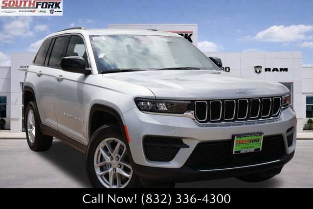 New 2026 Jeep Grand Cherokee Laredo w/ MOPAR Finishing Package RWD image 1