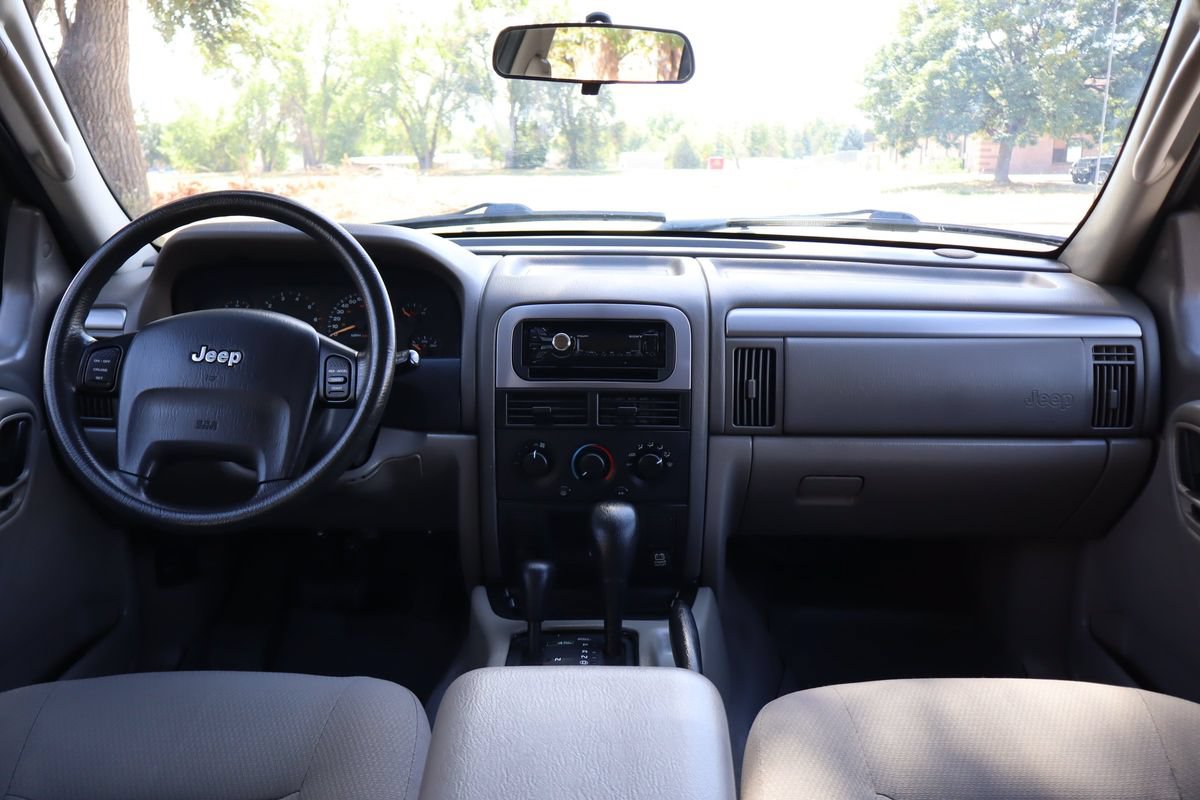Used 2004 Jeep Grand Cherokee Laredo w/ Convenience Group AWD/4WD image 16