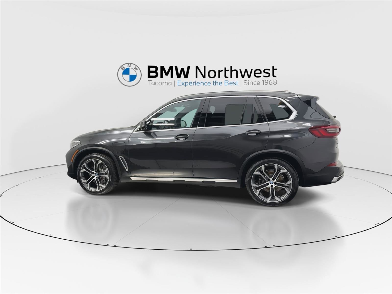 Used 2021 BMW X5 xDrive45e w/ Premium Package image 11