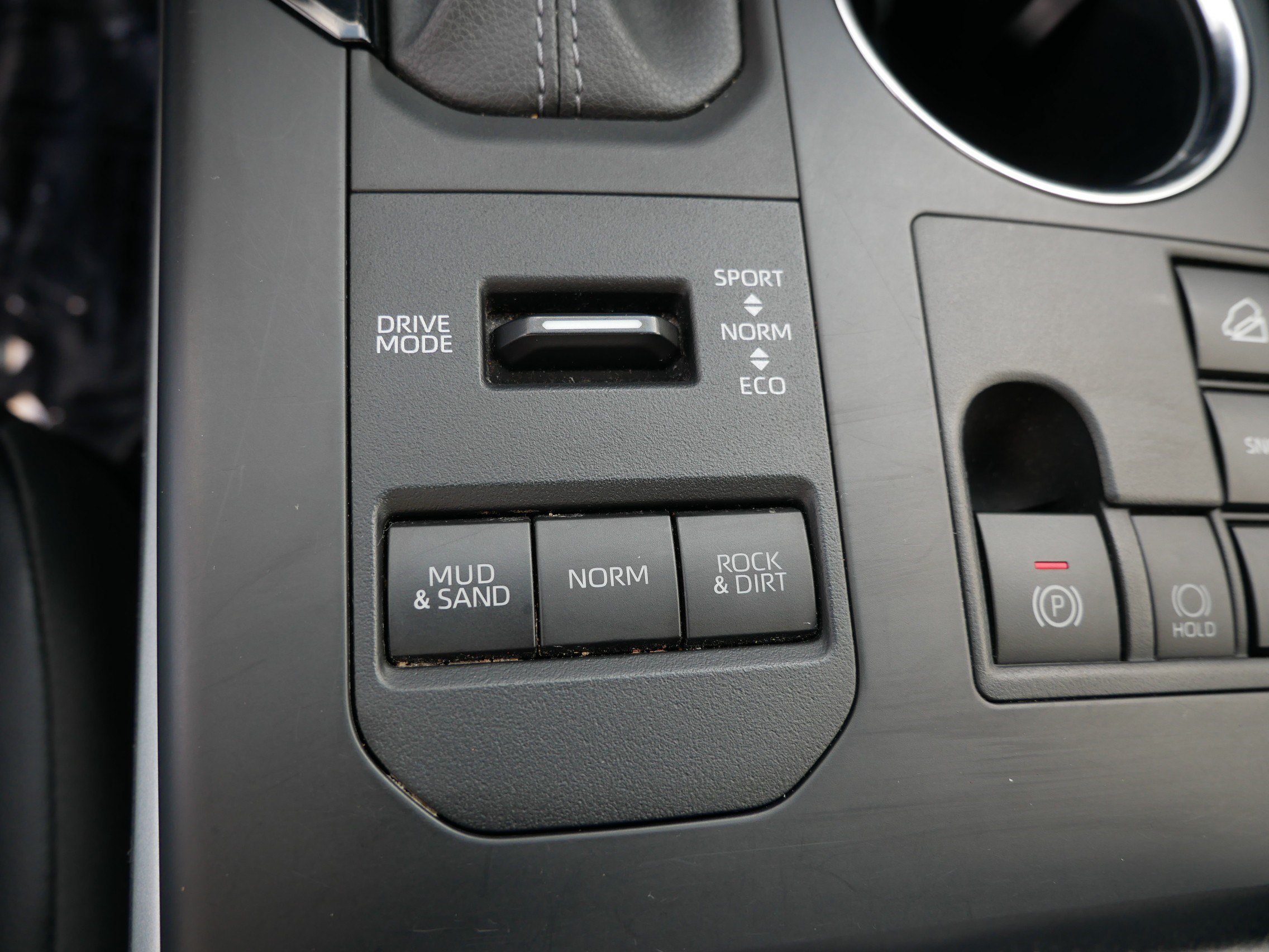 Used 2024 Toyota Highlander XLE AWD/4WD image 30