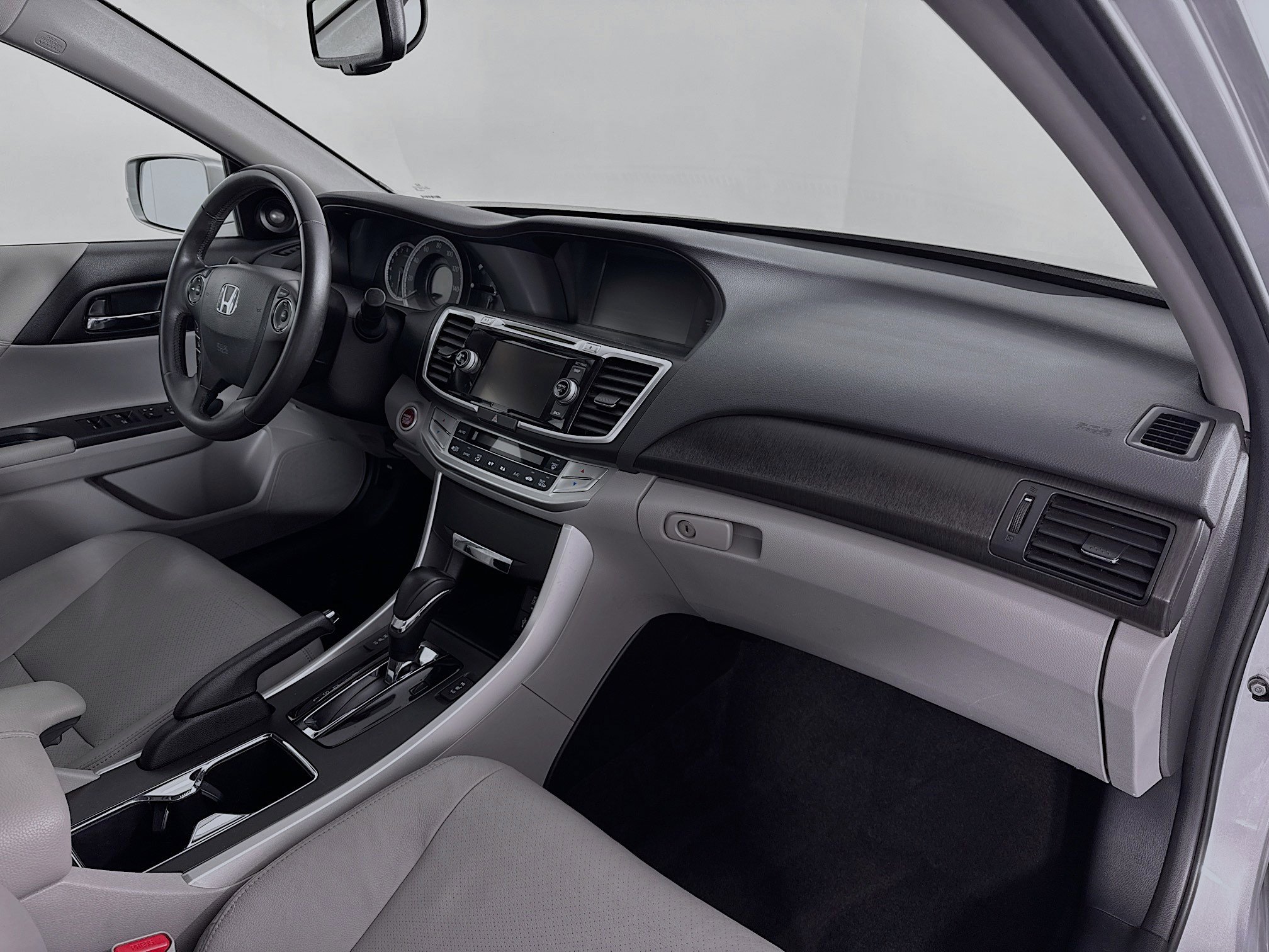 Used 2015 Honda Accord EX-L image 29