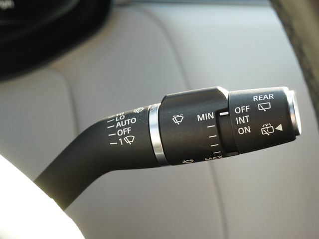Used 2024 Land Rover Range Rover Sport SE AWD/4WD image 29