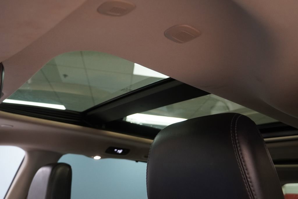 Used 2020 Chrysler Pacifica Limited FWD image 4