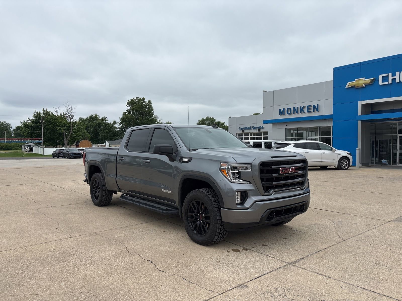 Used 2020 GMC Sierra 1500 Elevation w/ Elevation Value Package AWD/4WD image 1