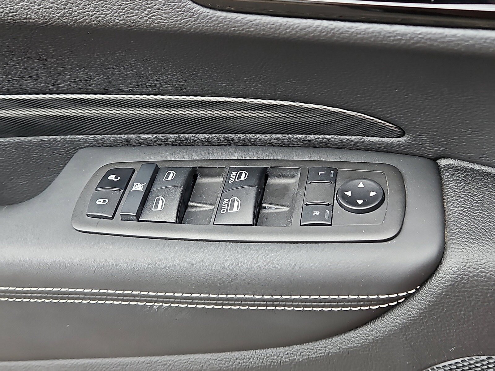 Used 2024 Dodge Durango SRT w/ Black Package AWD/4WD image 18