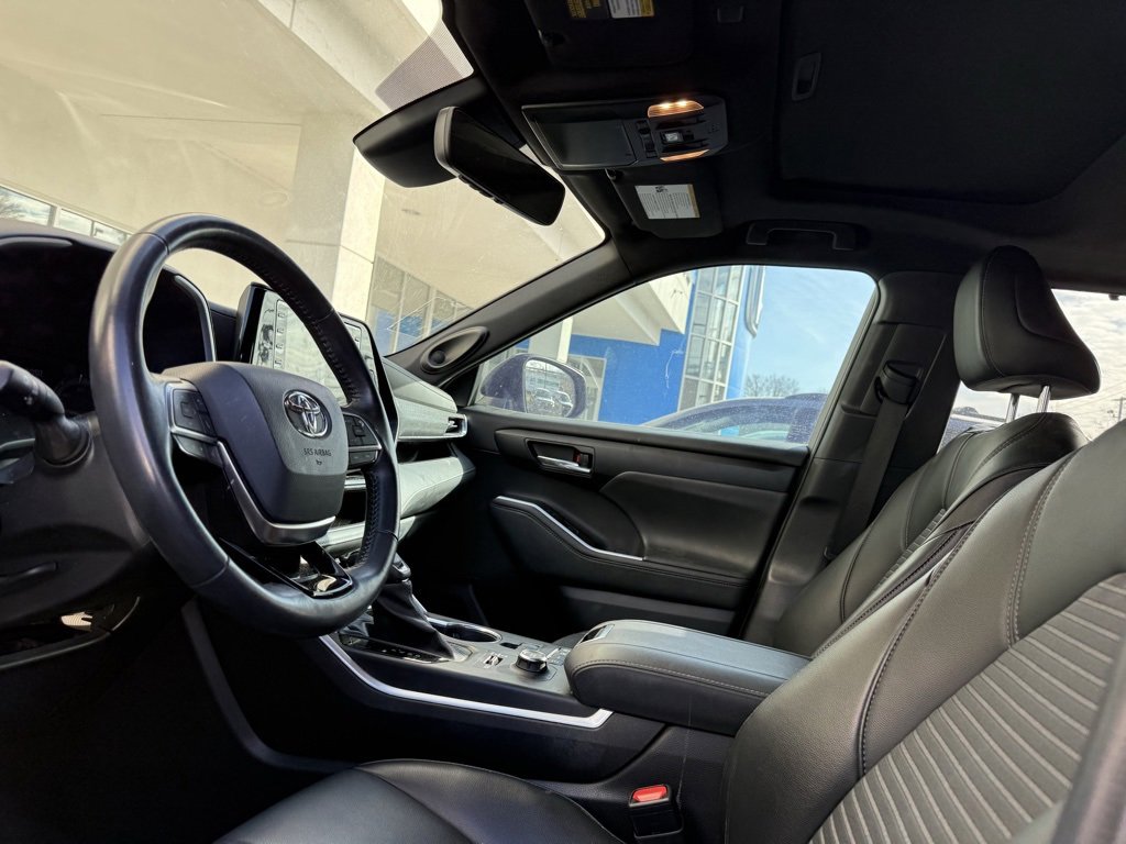 Used 2021 Toyota Highlander XSE image 9