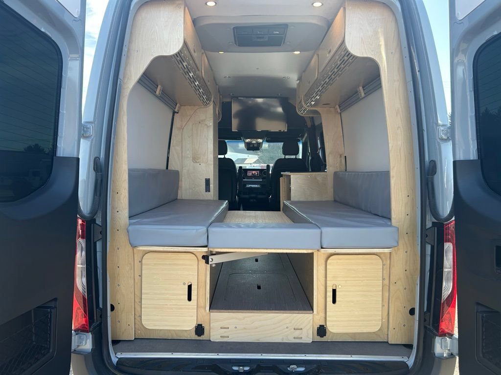 Used 2024 Mercedes-Benz Sprinter 2500 image 22