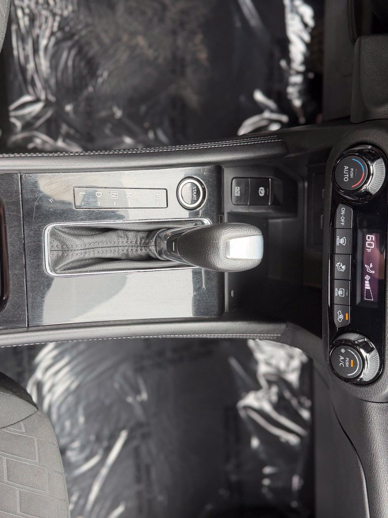 Used 2021 Nissan Kicks SR FWD image 23