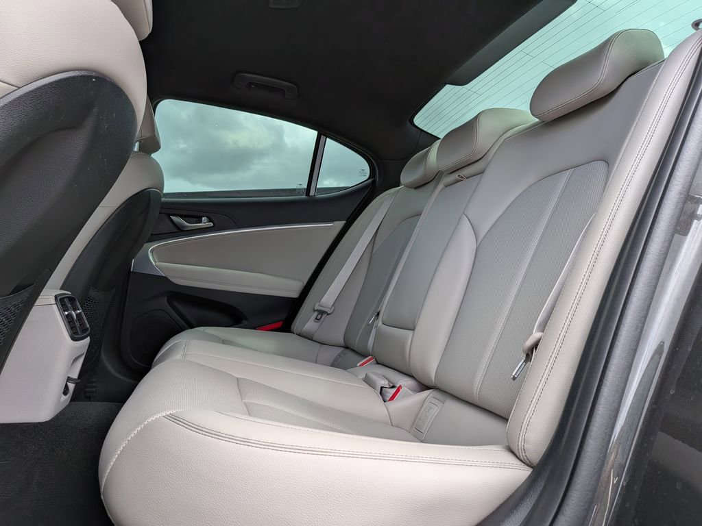 Used 2023 Genesis G70 2.0T image 26